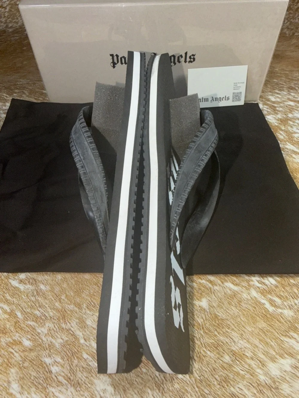 NIB Authentic Men’s Palm Angels Black Logo Flip Flops Sz 40 / US Men’s sz 8